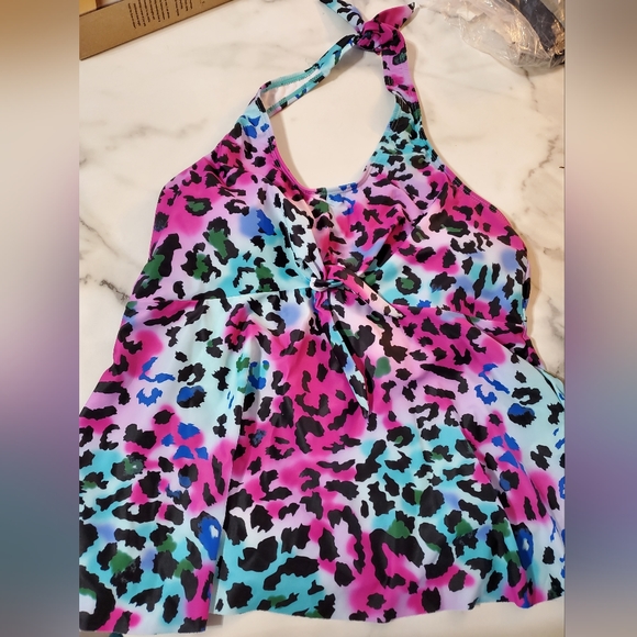Multi-Colored Leopard Print Halter Top Swimsuit size XL - Picture 4 of 16